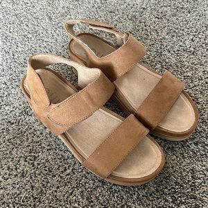 Naturalizer Soul Nude Comfort Sandal (Barely Worn)